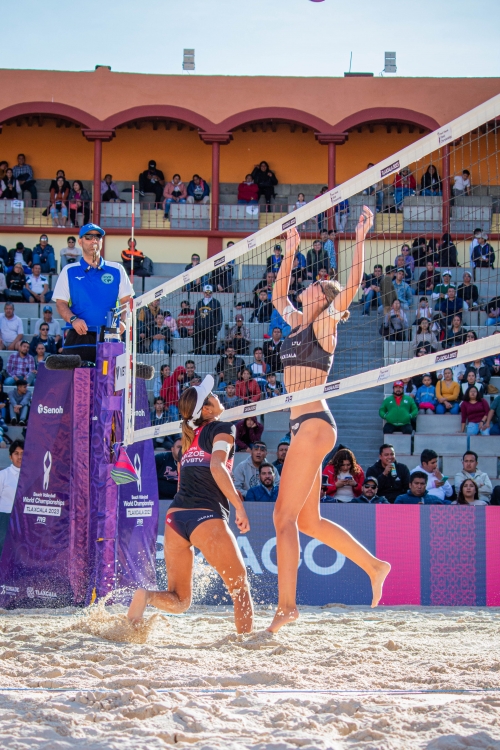 FOTO: Volleyball World. Ishii/Mizoe (JPN) vs Paulikiene/Raupelyte (LTU)