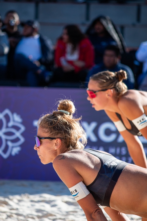 FOTO: Volleyball World. Ishii/Mizoe (JPN) vs Paulikiene/Raupelyte (LTU)