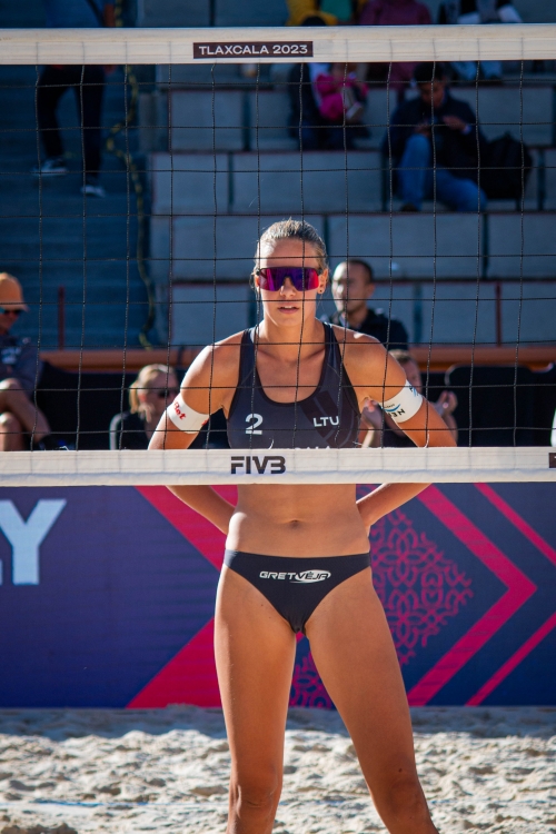 FOTO: Volleyball World. Ishii/Mizoe (JPN) vs Paulikiene/Raupelyte (LTU)