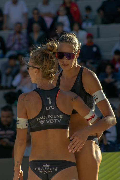 FOTO: Volleyball World. Ishii/Mizoe (JPN) vs Paulikiene/Raupelyte (LTU)