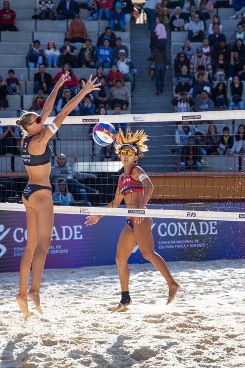 FOTO: Volleyball World. Ishii/Mizoe (JPN) vs Paulikiene/Raupelyte (LTU)