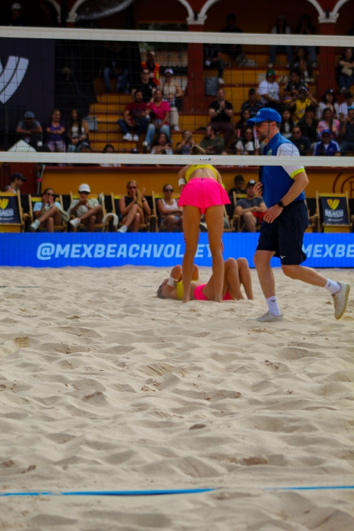 FOTO: REMONTADAS. 	Scampoli/Bianchi ITA vs Paulikiene/Raupelyte LTU