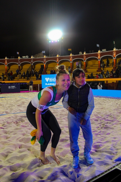 FOTO: REMONTADAS. Paulikiene/Raupelyte LTU vs Hughes/Batenhorst USA