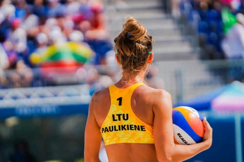 FOTO: Kipras Streimikis. Paulikiene/Raupelyte (LTU) vs Carol/Barbara (BRA)