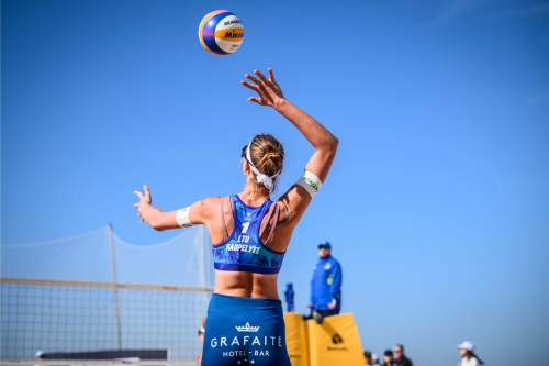 FOTO: Volleyball World. Tina/Anastasija (LAT) vs Raupelyte/Paulikiene (LTU)