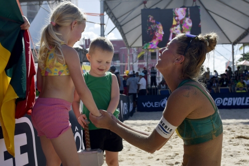FOTO: Volleyball World. Paulikiene/Raupelyte (LTU) vs Ittlinger/Borger (GER)