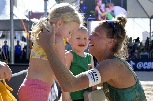 FOTO: Volleyball World. Paulikiene/Raupelyte (LTU) vs Ittlinger/Borger (GER)