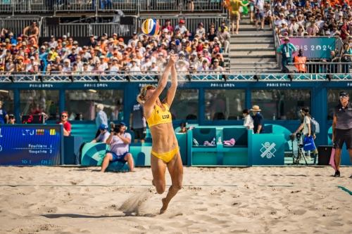 FOTO: Vytautas Draginis. Paulikiene/Raupelyte (LTU) vs Carol/Barbara (BRA)