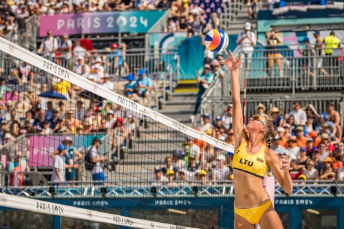 FOTO: Vytautas Draginis. Paulikiene/Raupelyte (LTU) vs Carol/Barbara (BRA)