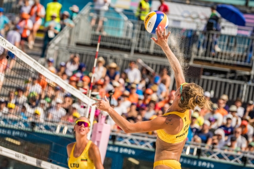 FOTO: Vytautas Draginis. Paulikiene/Raupelyte (LTU) vs Carol/Barbara (BRA)