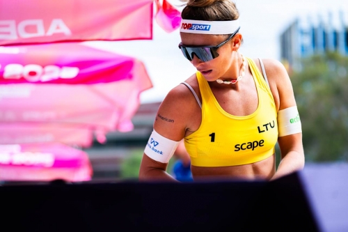 FOTO: VOLLEYBALL WORLD. Dani/Tania (ESP) vs. Paulikiene/Raupelyte (LTU)