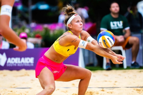FOTO: VOLLEYBALL WORLD. Dani/Tania (ESP) vs. Paulikiene/Raupelyte (LTU)