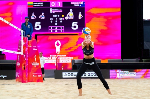 FOTO: VOLLEYBALL WORLD. Paulikiene/Raupelyte (LTU) vs. Fleming/Fejes (AUS)
