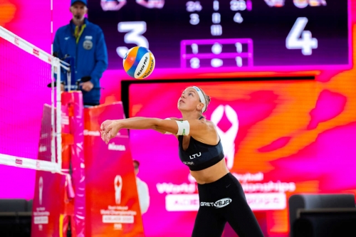 FOTO: VOLLEYBALL WORLD. Paulikiene/Raupelyte (LTU) vs. Fleming/Fejes (AUS)