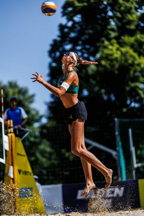 FOTO VOLLEYBALL WORLD. Paulikiene/Raupelyte LTU vs Annique/Menia SUI
