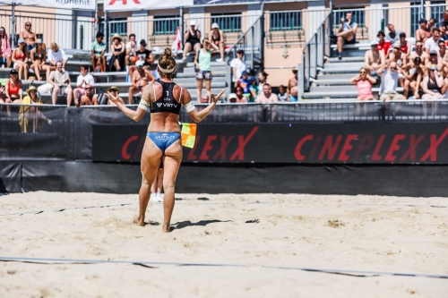 FOTO VOLLEYBALL WORLD. Placette/Richard FRA vs Paulikiene/Raupelyte LTU