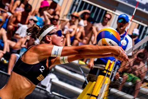 FOTO VOLLEYBALL WORLD. Placette/Richard FRA vs Paulikiene/Raupelyte LTU