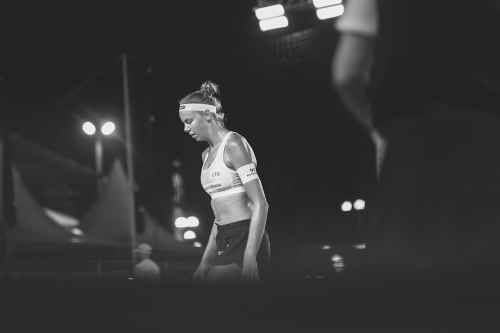 FOTO: Volleyball World. Cannon/Kraft (USA) vs. Paulikiene/Raupelyte (LTU)