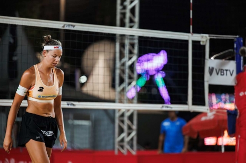 FOTO: Volleyball World. Cannon/Kraft (USA) vs. Paulikiene/Raupelyte (LTU)