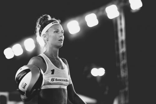 FOTO: Volleyball World. Cannon/Kraft (USA) vs. Paulikiene/Raupelyte (LTU)
