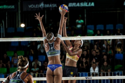FOTO Volleyball World. Ana Patricia/Duda (BRA) vs. Paulikiene/Raupelyte (LTU)