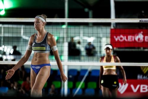 FOTO Volleyball World. Ana Patricia/Duda (BRA) vs. Paulikiene/Raupelyte (LTU)