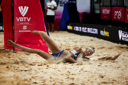 FOTO Volleyball World. Ana Patricia/Duda (BRA) vs. Paulikiene/Raupelyte (LTU)