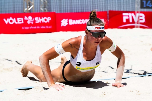 FOTO: VOLLEYBALL WORLD. Izuzquiza/Vergara (ESP) vs. Paulikiene/Raupelyte (LTU)