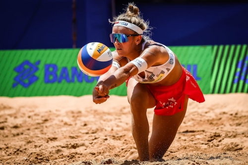 FOTO VOLLEYBALL WORLD. Taiana Lima/Talita (BRA) vs. Paulikiene/Raupelyte (LTU)