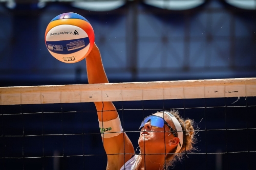 FOTO VOLLEYBALL WORLD. Taiana Lima/Talita (BRA) vs. Paulikiene/Raupelyte (LTU)