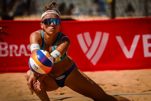 FOTO VOLLEYBALL WORLD. Placette/Richard (FRA) vs. Paulikiene/Raupelyte (LTU)