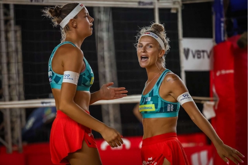 FOTO VOLLEYBALL WORLD. Hegeile/Vitoria (BRA) vs. Paulikiene/Raupelyte (LTU)