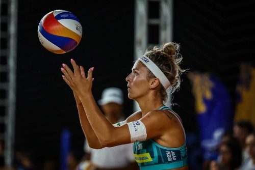 FOTO VOLLEYBALL WORLD. Hegeile/Vitoria (BRA) vs. Paulikiene/Raupelyte (LTU)
