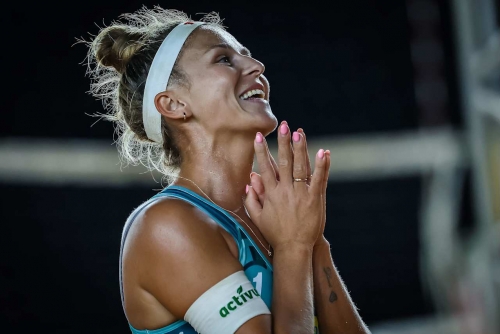 FOTO VOLLEYBALL WORLD. Hegeile/Vitoria (BRA) vs. Paulikiene/Raupelyte (LTU)