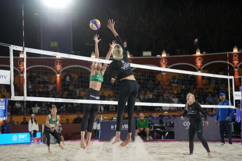 Paulikiene/Raupelyte LTU vs Hughes/Batenhorst USA