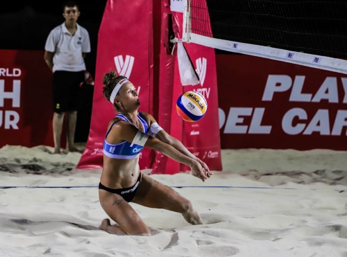 FOTO: Volleyball World. Paulikiene/Raupelyte (LTU) vs Hegeile/Vitoria (BRA)