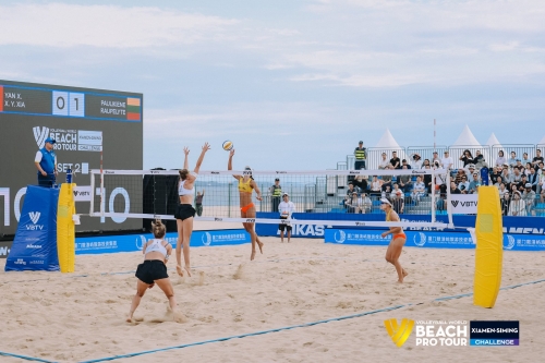 FOTO: Volleyball World. Yan X./X. Y. Xia CHN vs Paulikiene/Raupelyte LTU