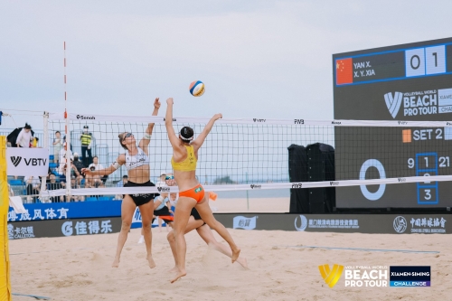 FOTO: Volleyball World. Yan X./X. Y. Xia CHN vs Paulikiene/Raupelyte LTU