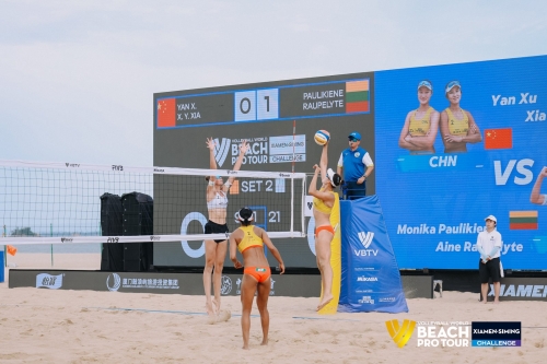 FOTO: Volleyball World. Yan X./X. Y. Xia CHN vs Paulikiene/Raupelyte LTU