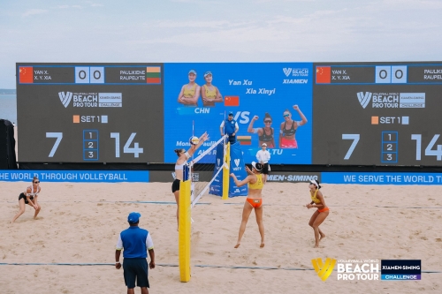 FOTO: Volleyball World. Yan X./X. Y. Xia CHN vs Paulikiene/Raupelyte LTU