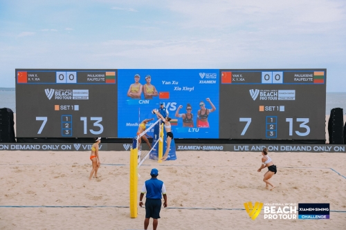 FOTO: Volleyball World. Yan X./X. Y. Xia CHN vs Paulikiene/Raupelyte LTU