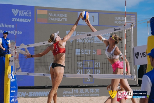 FOTO: Volleyball World. Paulikiene/Raupelyte LTU vs Durish/Koenig USA