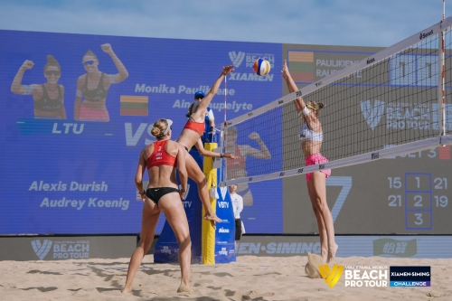 FOTO: Volleyball World. Paulikiene/Raupelyte LTU vs Durish/Koenig USA