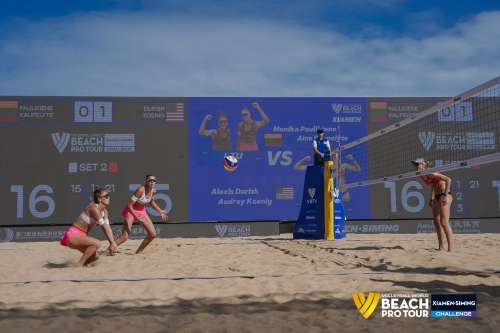 FOTO: Volleyball World. Paulikiene/Raupelyte LTU vs Durish/Koenig USA