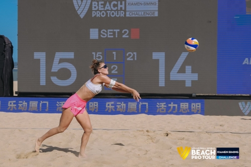 FOTO: Volleyball World. Paulikiene/Raupelyte LTU vs Durish/Koenig USA