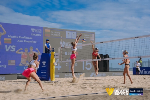 FOTO: Volleyball World. Paulikiene/Raupelyte LTU vs Durish/Koenig USA
