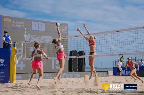 FOTO: Volleyball World. Paulikiene/Raupelyte LTU vs Durish/Koenig USA