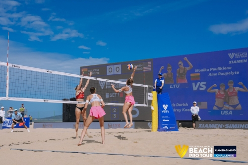 FOTO: Volleyball World. Paulikiene/Raupelyte LTU vs Durish/Koenig USA