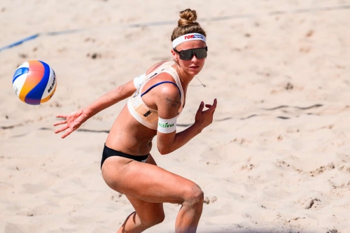 FOTO: Volleyball World. Paulikiene/Raupelyte (LTU) vs. Anouk/Zoe (SUI)